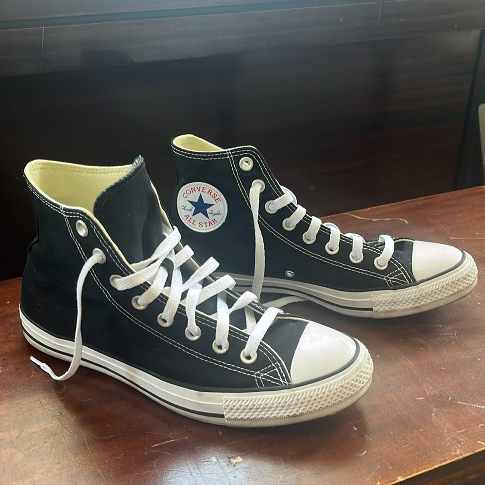 Black Converse High Top Women’s size 10